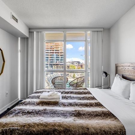 Family Oriented Downtown Toronto 2Bdrm Condo With Parking & Office Space Exteriör bild