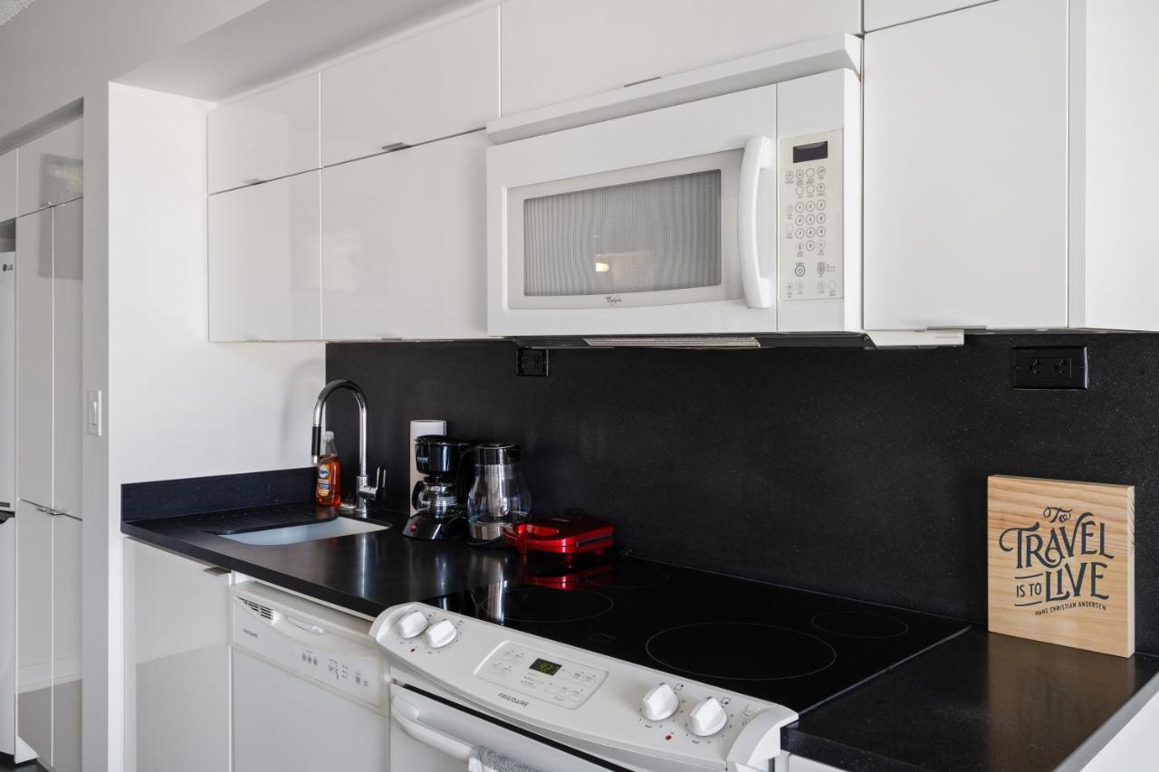 Family Oriented Downtown Toronto 2Bdrm Condo With Parking & Office Space Exteriör bild