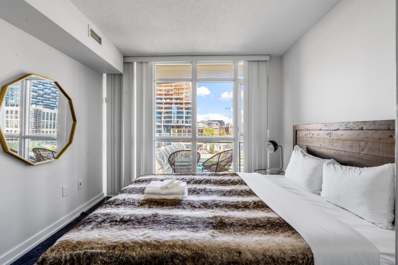 Family Oriented Downtown Toronto 2Bdrm Condo With Parking & Office Space Exteriör bild