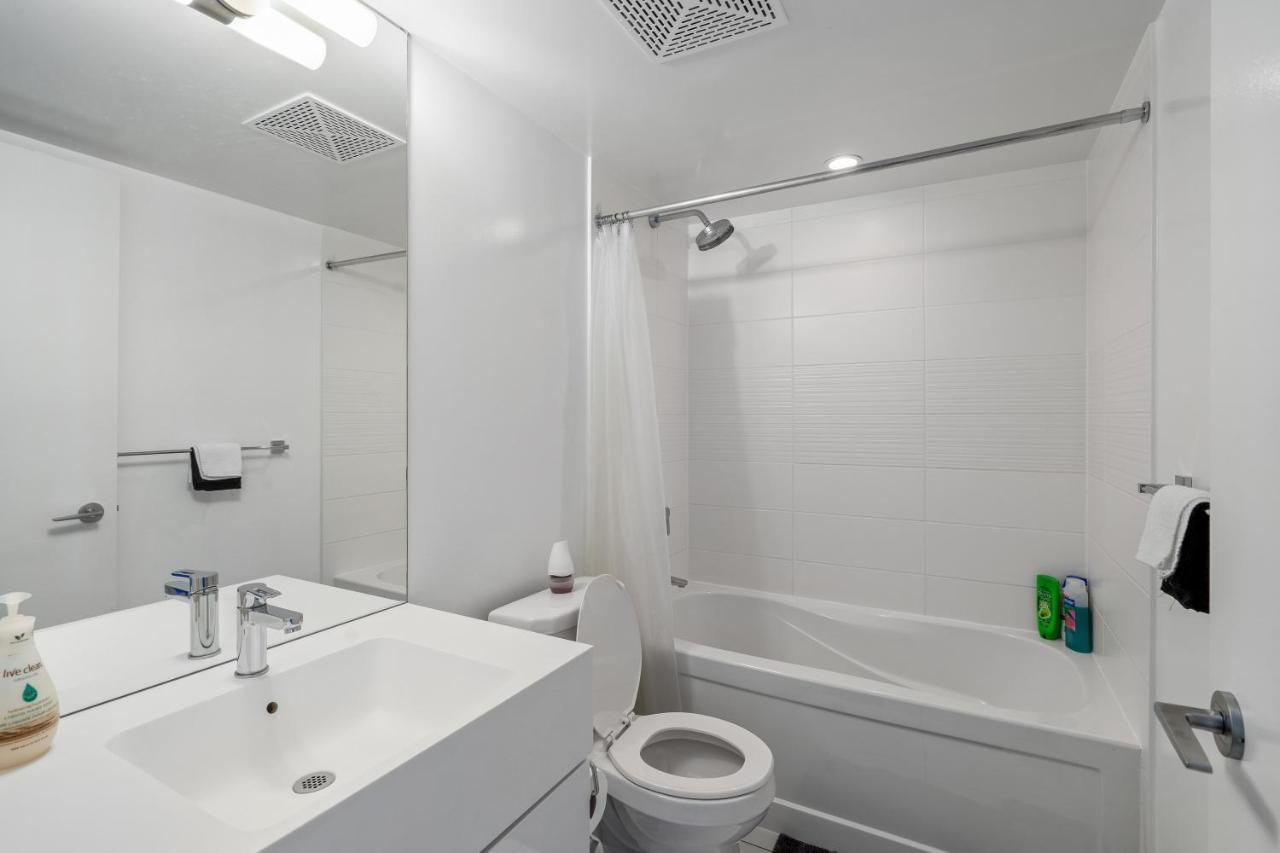 Family Oriented Downtown Toronto 2Bdrm Condo With Parking & Office Space Exteriör bild
