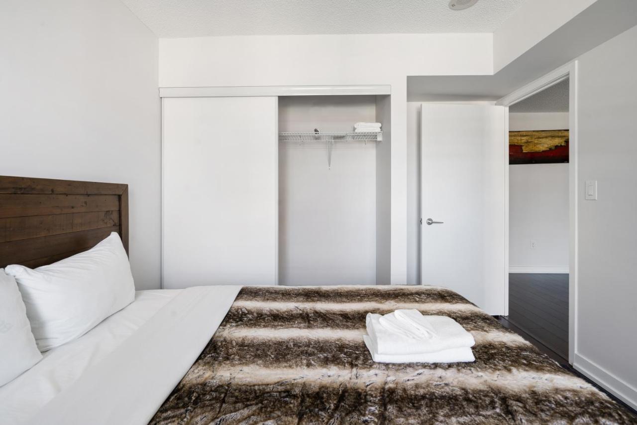 Family Oriented Downtown Toronto 2Bdrm Condo With Parking & Office Space Exteriör bild