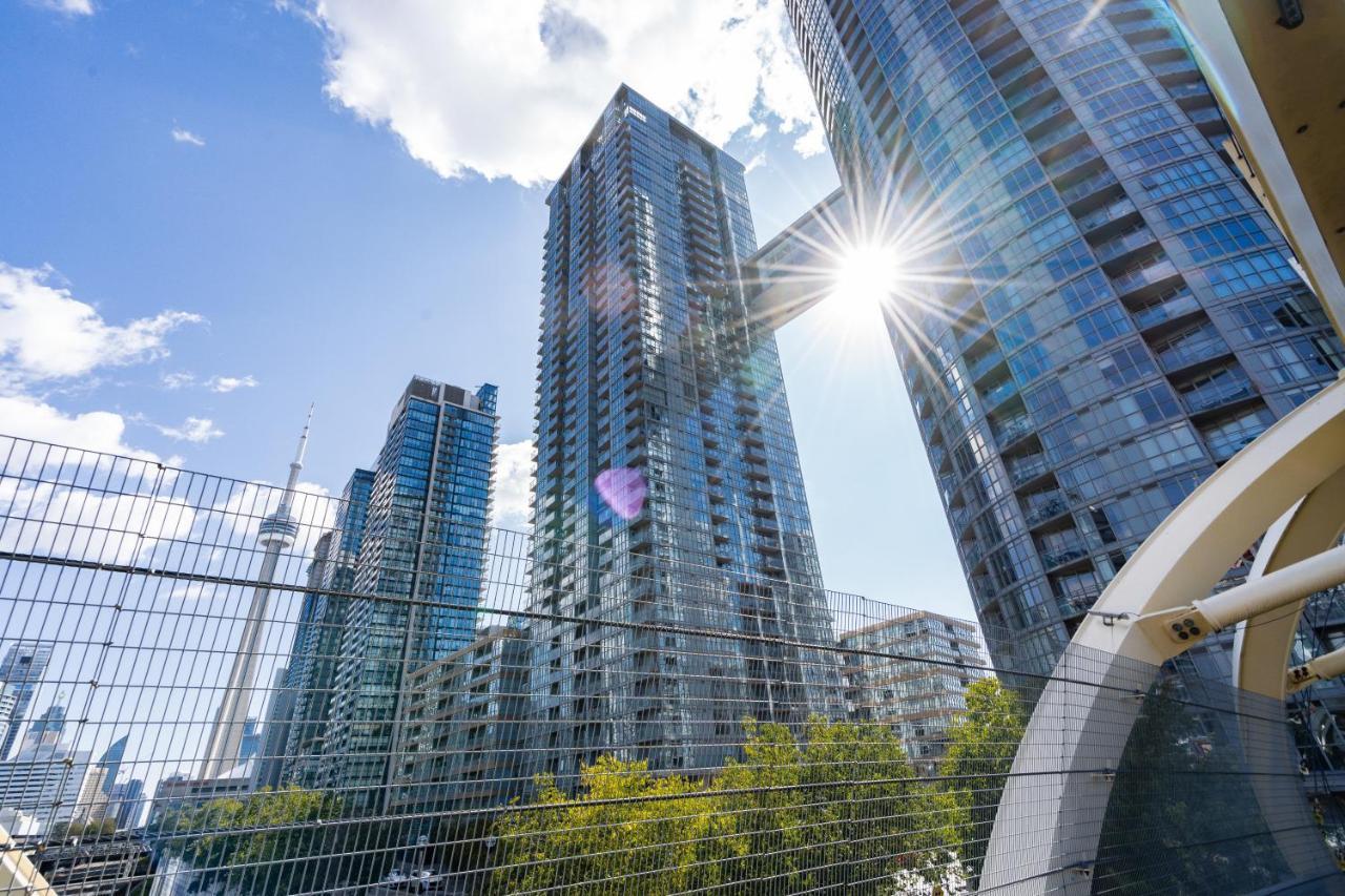 Family Oriented Downtown Toronto 2Bdrm Condo With Parking & Office Space Exteriör bild